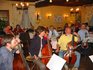 d&icirc;ner-concert en avril 2004